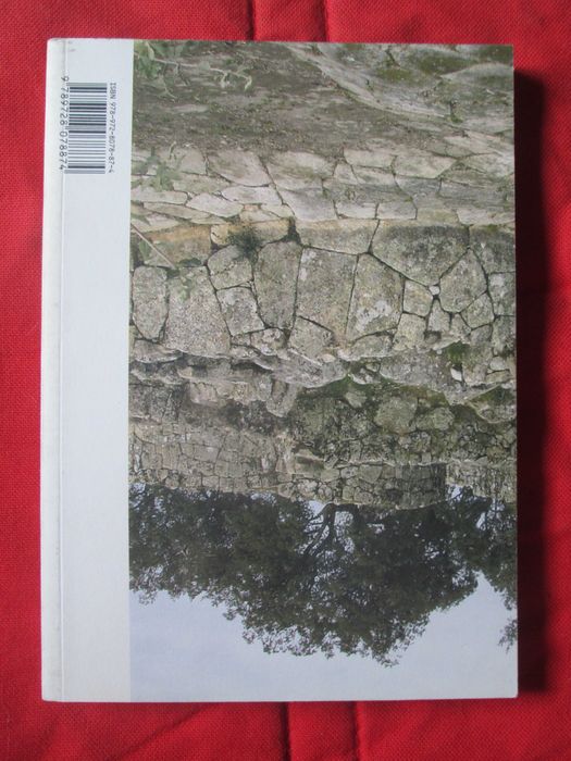 Citânia de Briteiros: Povoado proto-histórico (bilingue: port. e ing.)