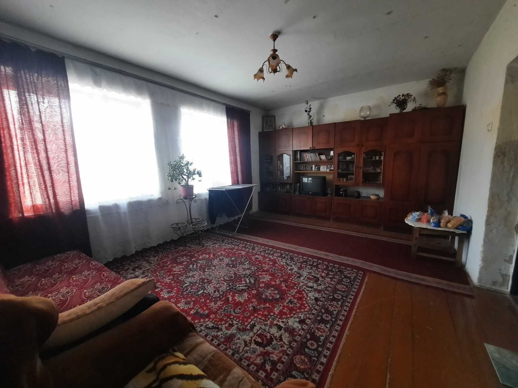 Продаж великого будинку для сім'ї в с. Пилипонка