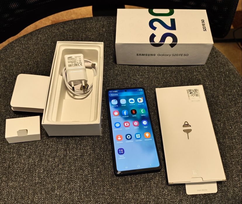 Samsung Galaxy S20 FE 5G 6/128GB Snapdragon Etui