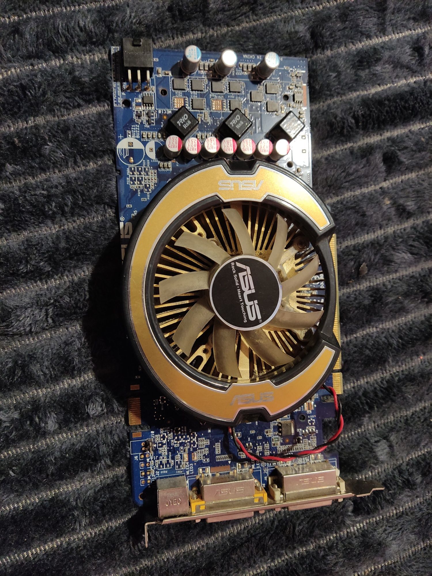 Відеокарта ASUS EN9600GT/HTDI/512M