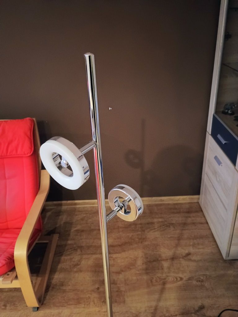 Lampa podłogowa LED