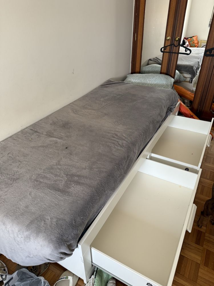 Cama IKEA BRIMNES (ou SLÄKT) individual com gavetas – excelente estado