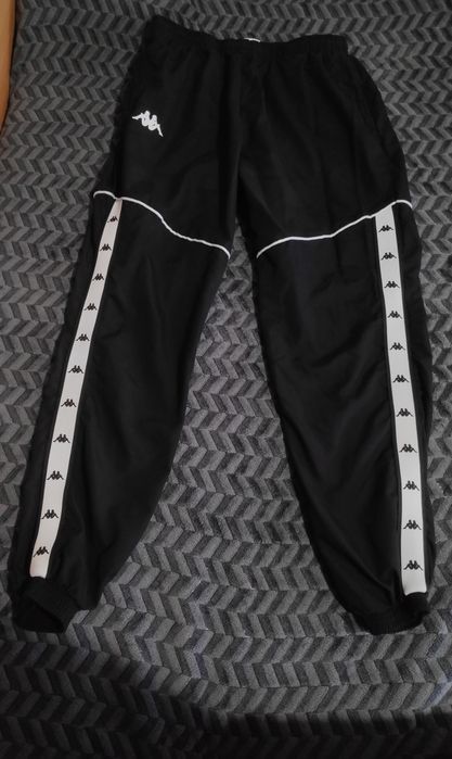 Нейлонові штани Kappa на лампасах розмір: М