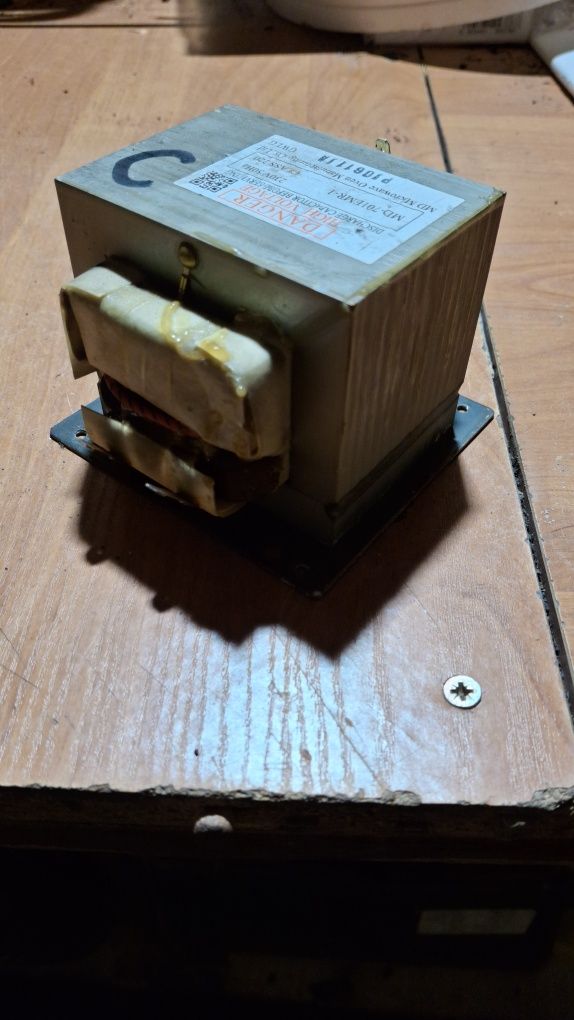 Transformator z mikrofalówki 700w