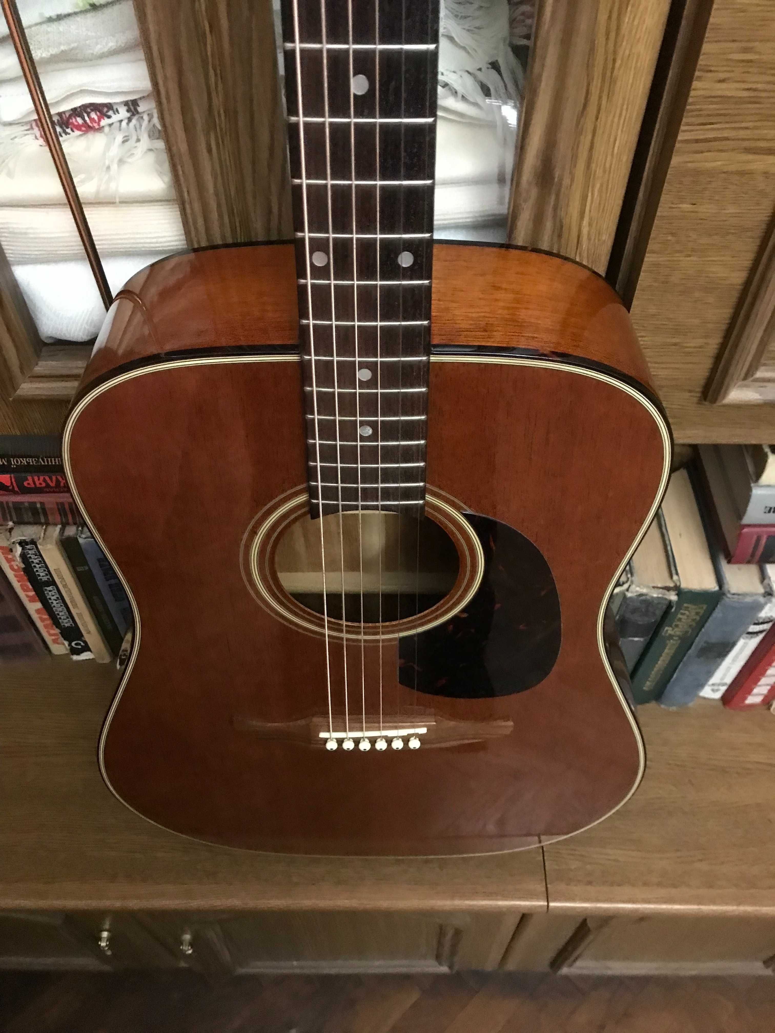 FENDER  NEWPORTER  акустическая коллекционная гитара в жестком кейсе