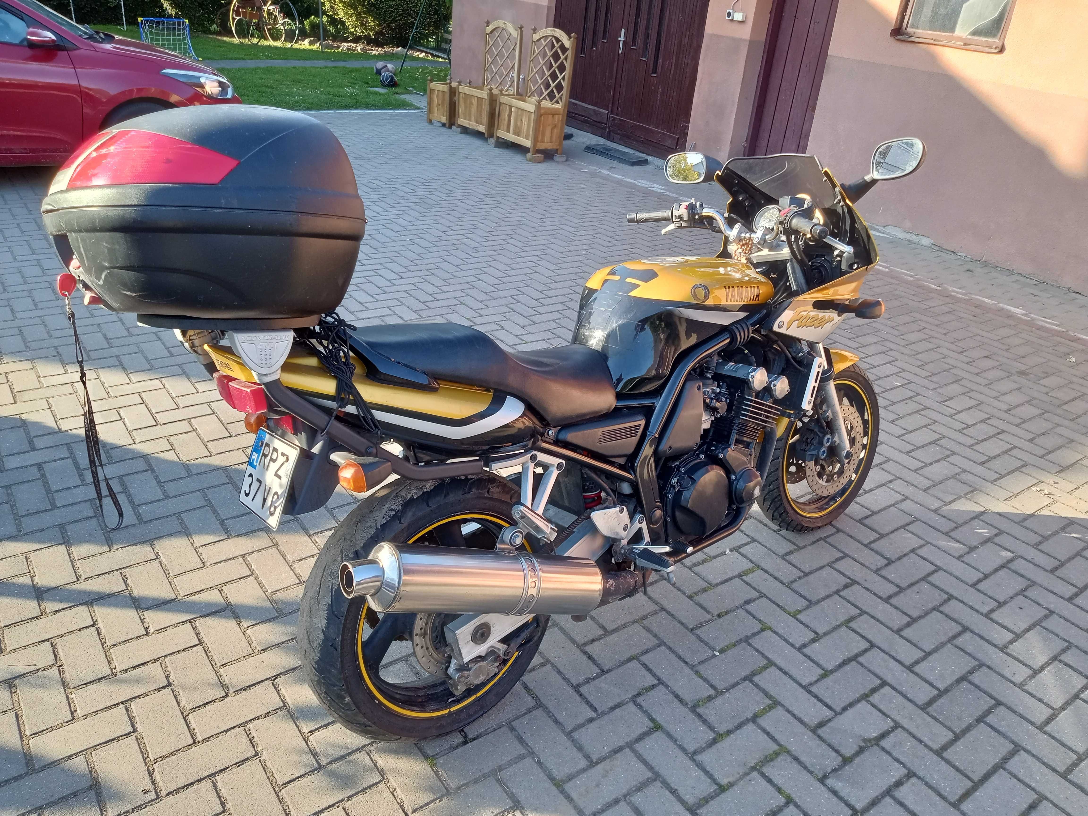 Yamaha Fazer 600