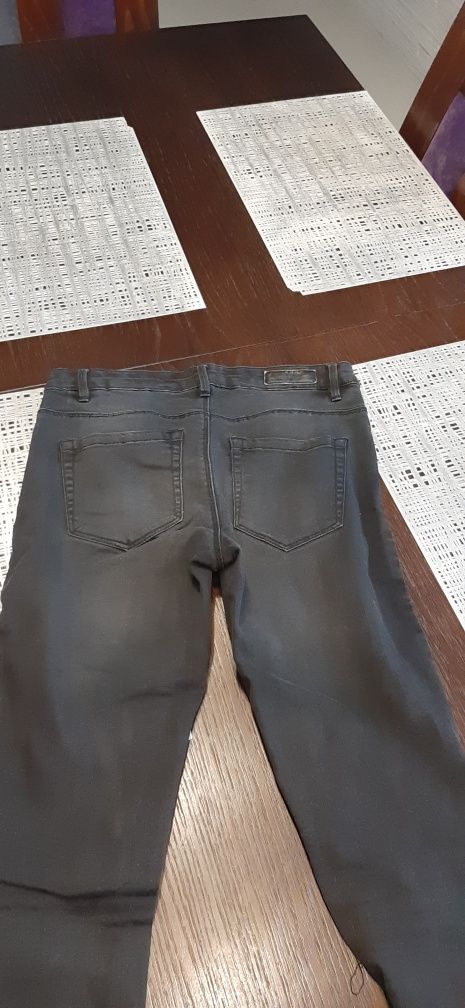 Spodnie dżinsowe Cropp 38 dziury