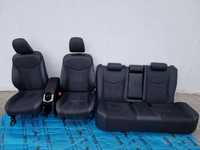 fotele kanapa skóra alcantara komplet  Toyota Prius III stan BDB