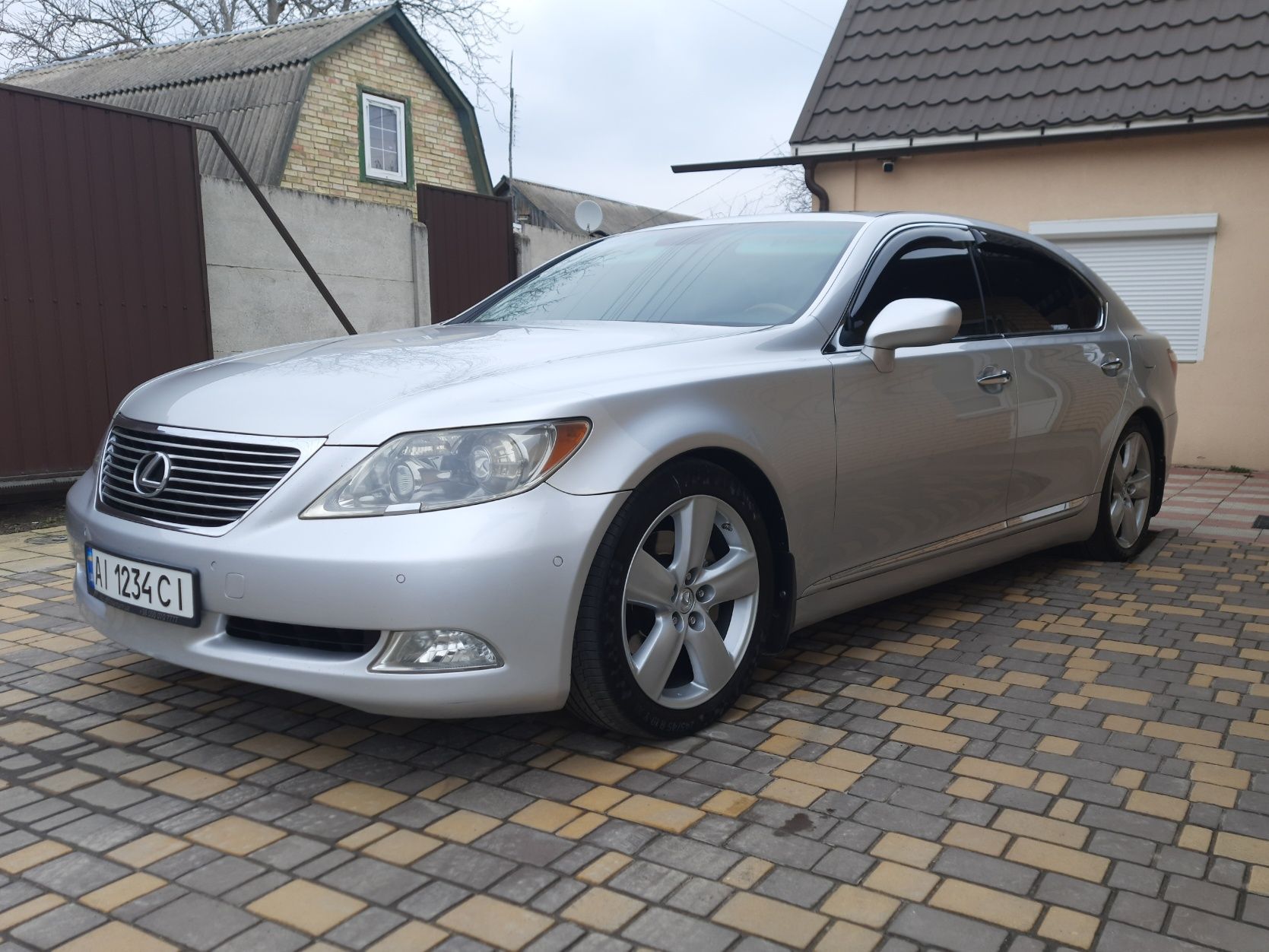 Lexus LS 460 Long