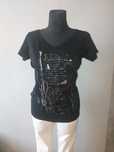 Czarny t-shirt srebrny wzór Guess