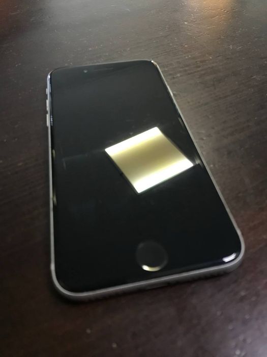 Продам iPhone SE 2020 128Гб