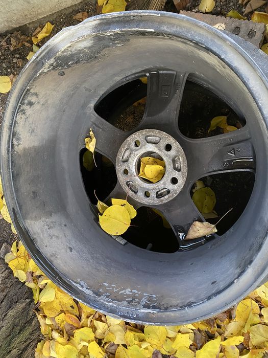 Диски R17  5*114,3 резина зима 215/55