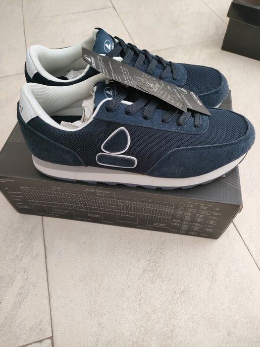 Sapatilhas Novas com etiqueta Lacatoni