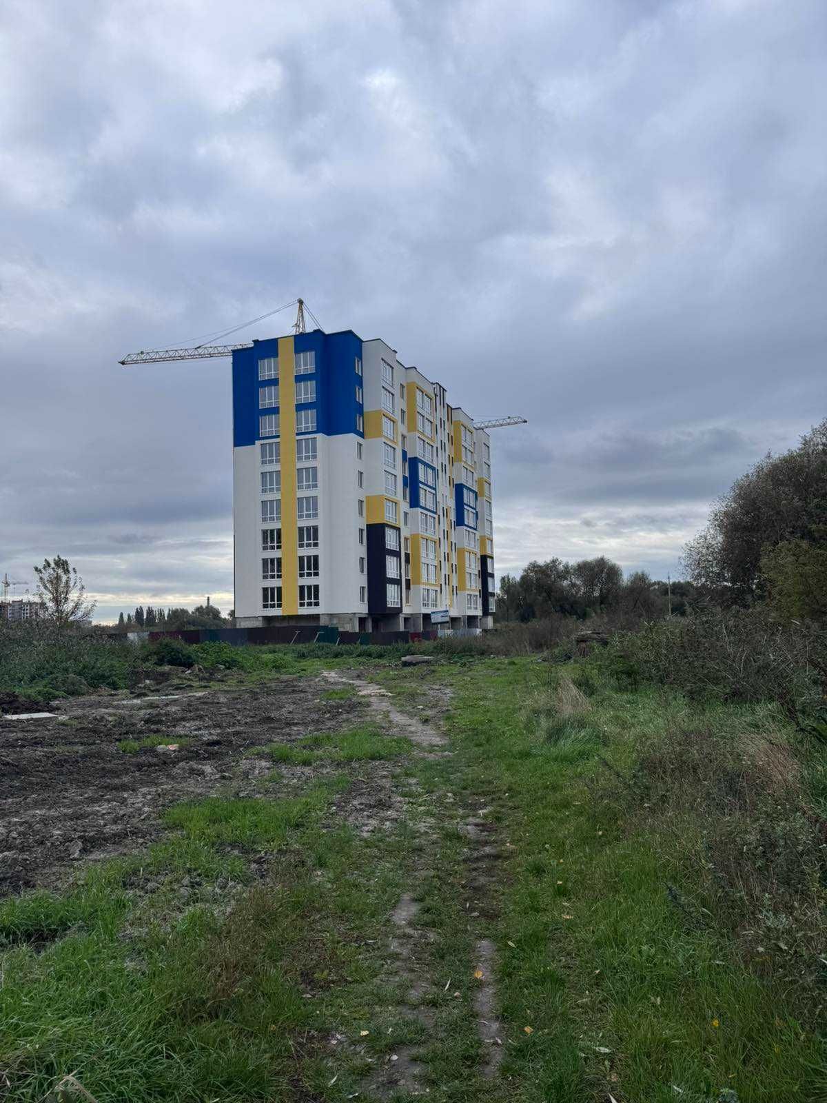 супер 1к, середній поверх є можливість придбати кладовку і гараж,