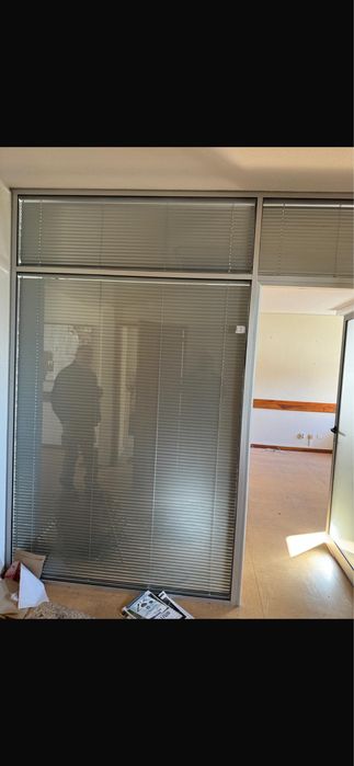 Janelas/divisoes vidro com estores