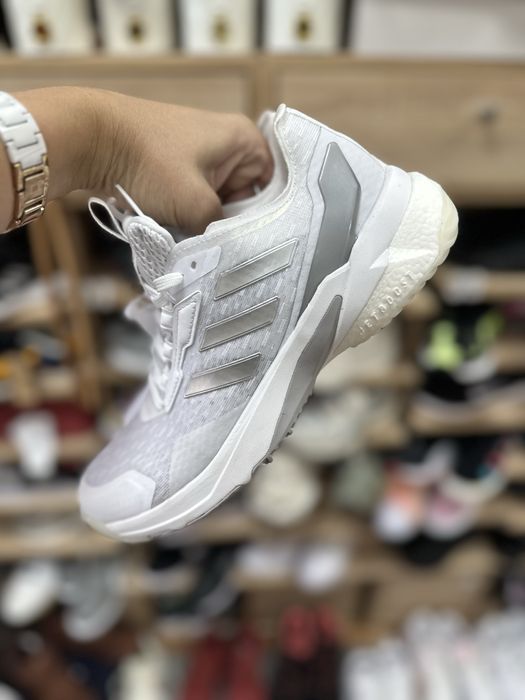 Розпродаж Adidas Crazyflight 5, знижка на деякі розміри!23 см (37 1/3)