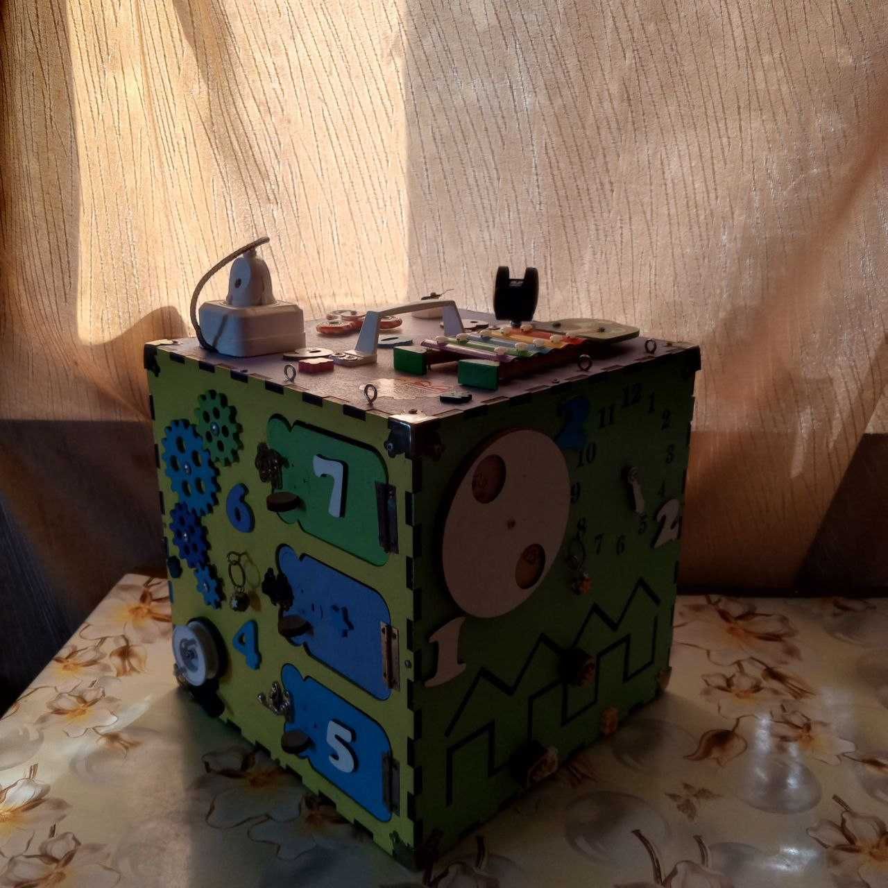 Бизикуб 30*30*30  Дитячий куб.