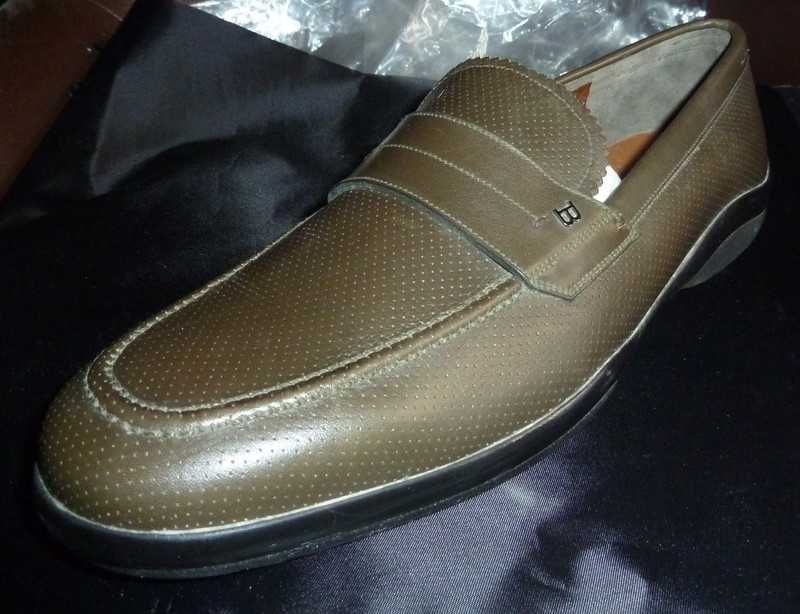 Sapatos novos verde militar Bally 42