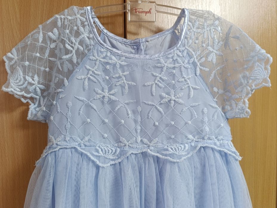 Вишукана сукня від бренду H&M на 4-6 років