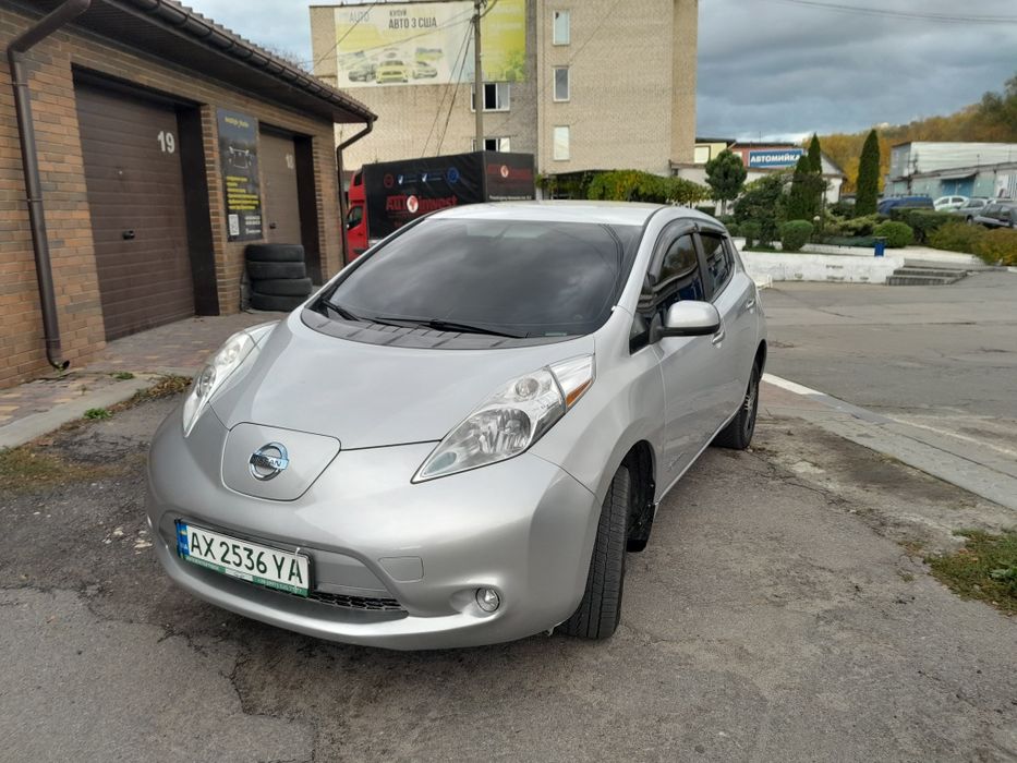Продам Nissan Leaf 2014года