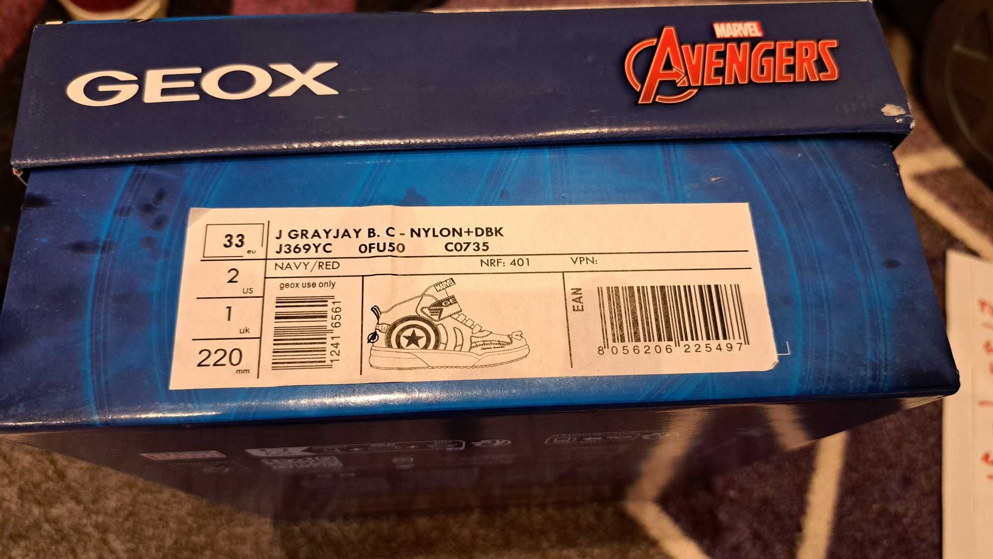 Buty GEOX z kolekcji Avengers ze świecącą podeszwą. Rozmiar 30.