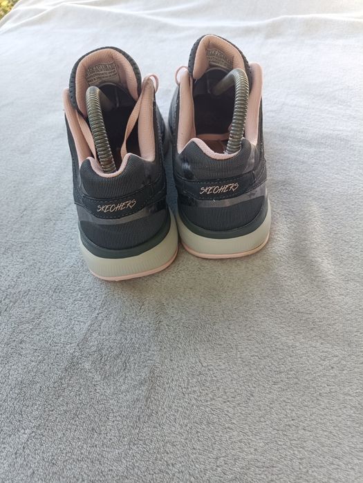 Женские кроссовки Skechers р41.5