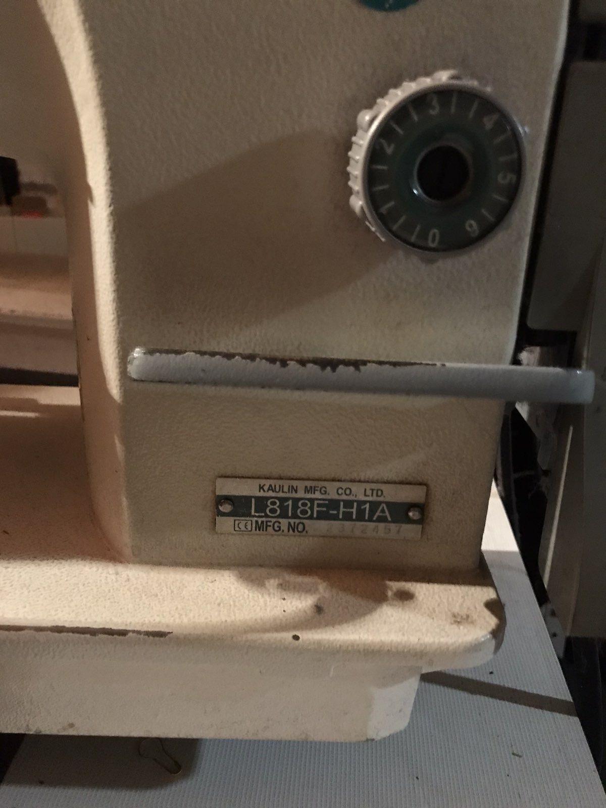 Продам швейную машинку Siruba l818f-h1a