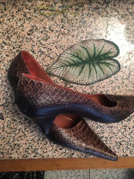 Sapatos castanhos - novos