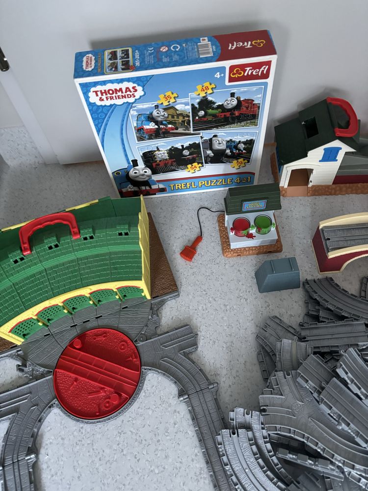 Zestaw tory Tomek i przyjaciele plus puzzle