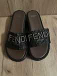 Жіночі шльопки Fendi