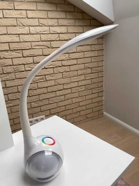 lampka biurowa biała