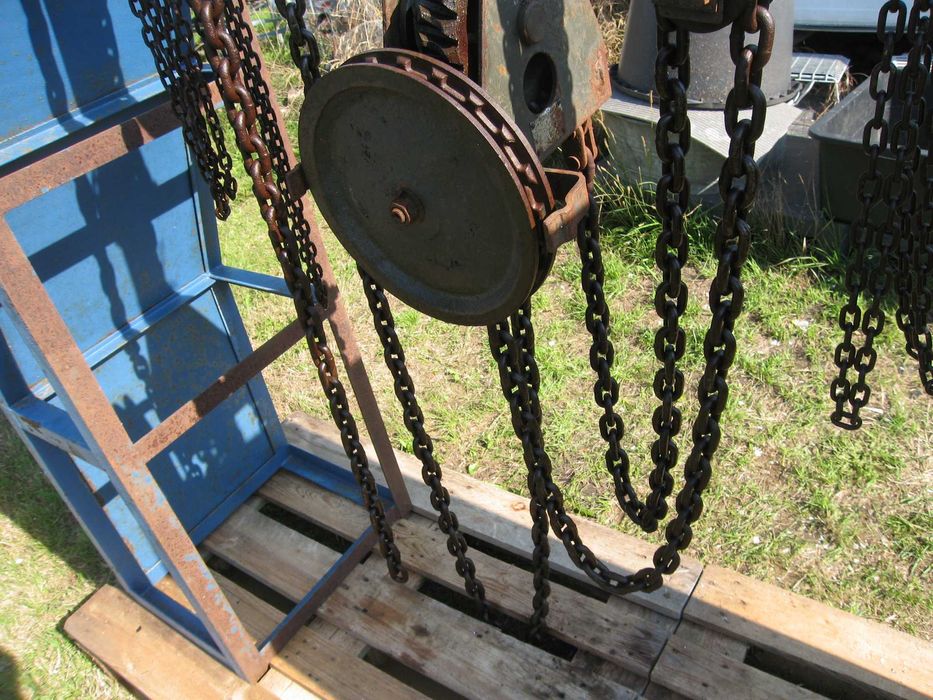 Wciąg łańcuchowy sprzedam.