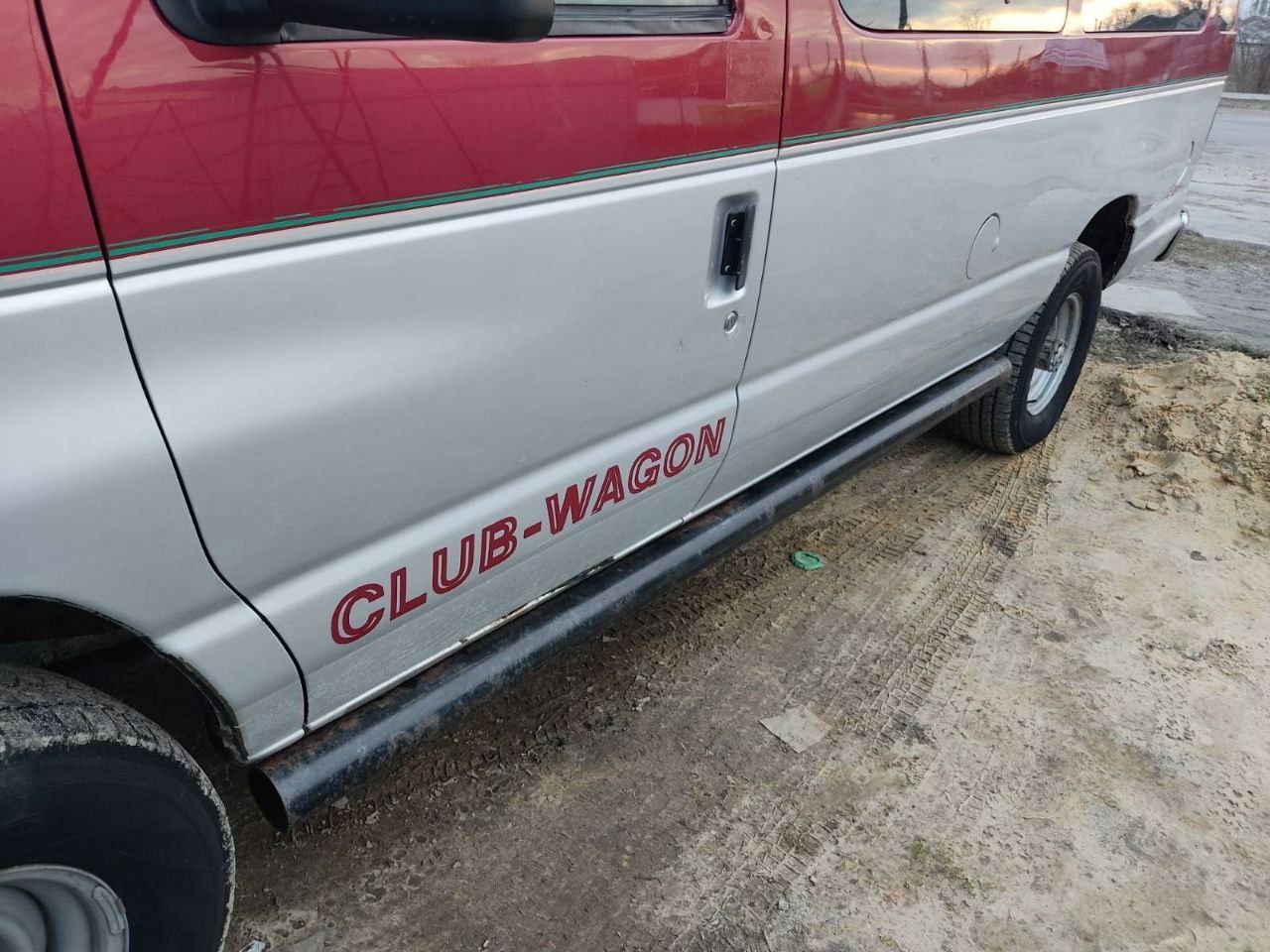 Автомобіль. Бус FORD. Форд CLUB WAGON
