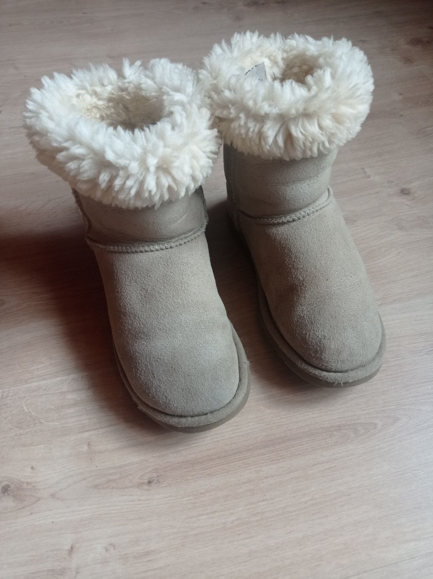 Buty damskie zimowe, śniegowce skórzane UGG 36
