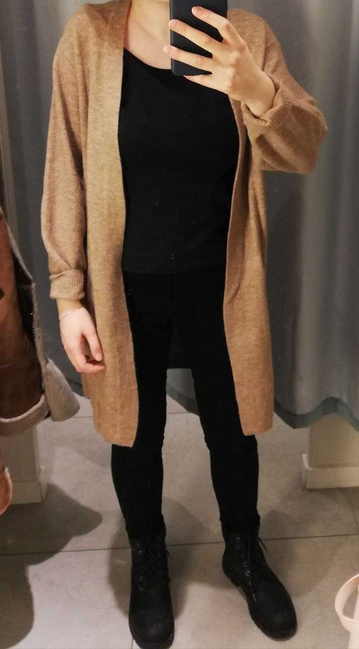 Długi jasnobrązowy sweter kardigan