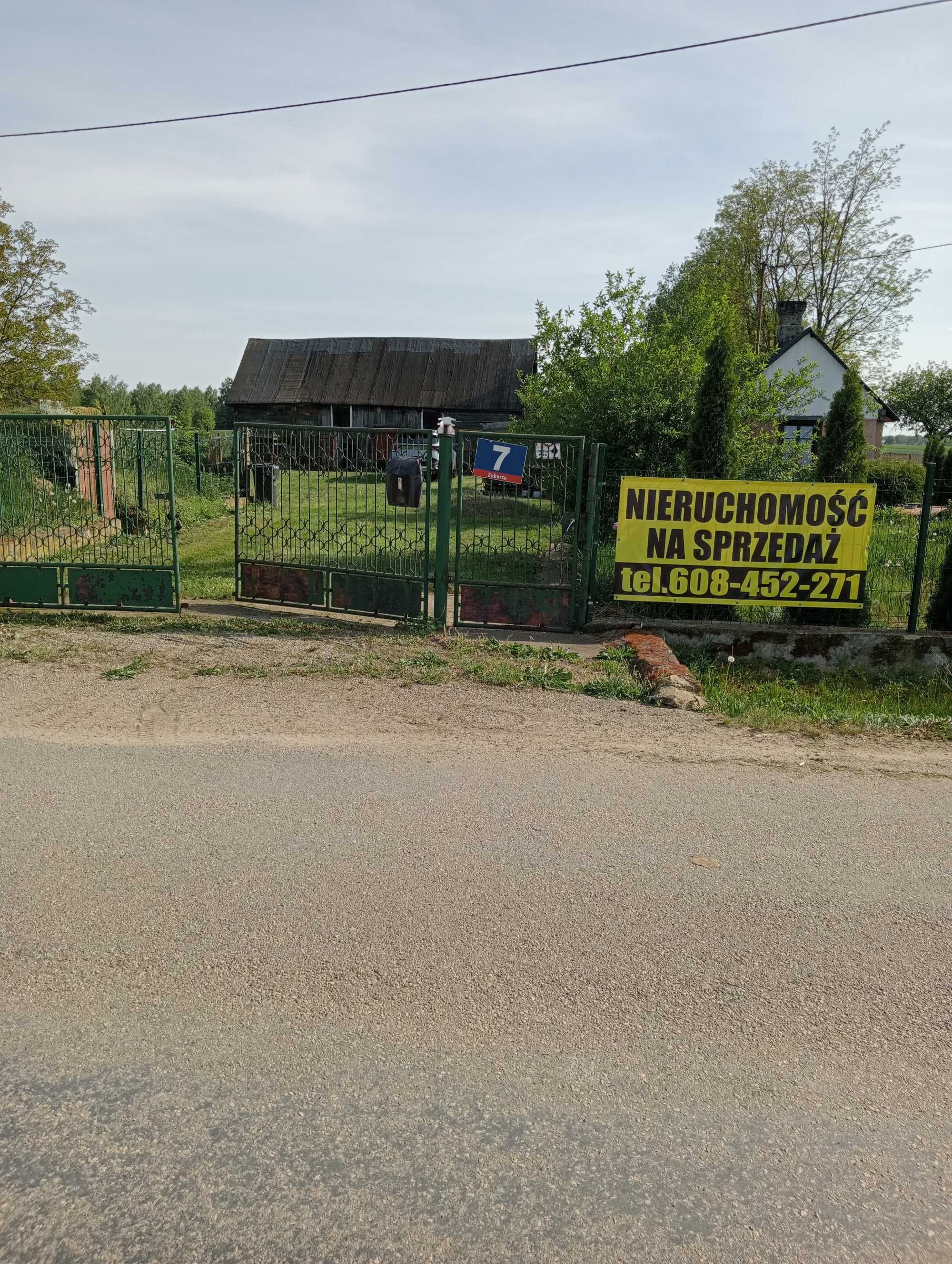 Sprzedam działkę budowlaną 3700 mkw. Uzbrojona z  WZ .