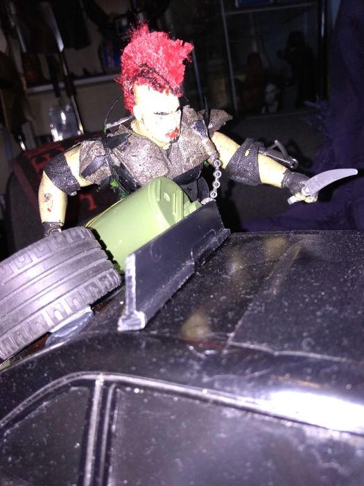 Diorama do Mad Max: O guerreiro da estrada