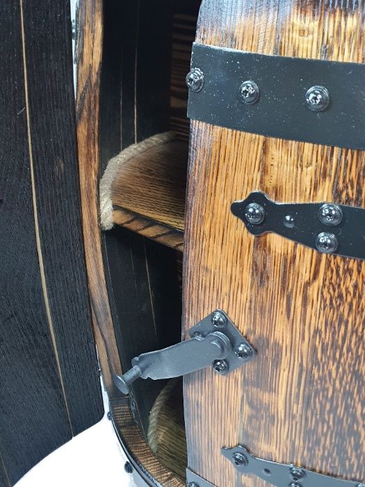 Barek, szafka z dębowej beczki po whisky półbarek