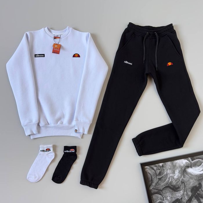 Костюм Ellesse ЗИМА: світшот-штани 
2 пари шкарпеток у подарунок