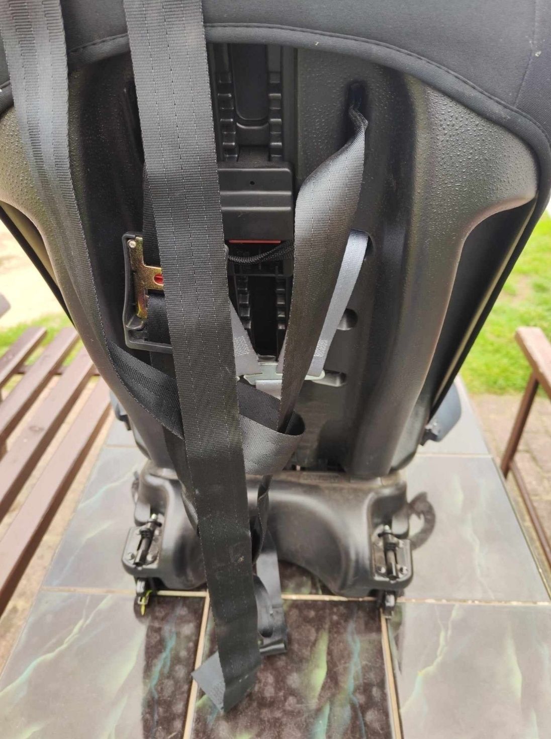 Fotelik Lionelo czarny ISOFIX 15-36 kg