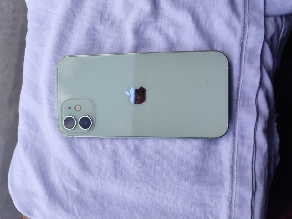 iPhone 12 IOS 26 em estado DE novo. 3 capinhas, cooler