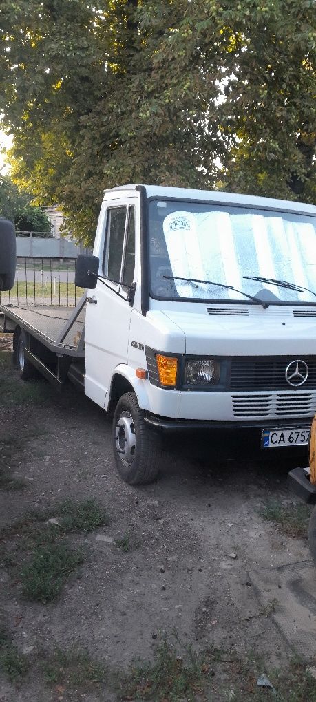 Продам Mersedes 410 Евакуатор