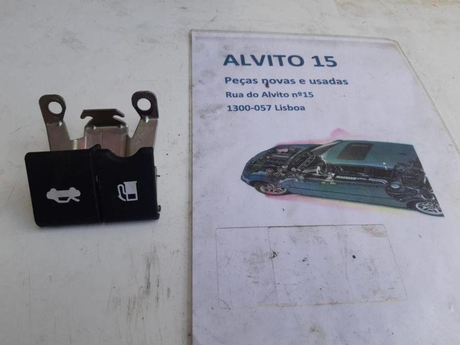 botão de abrir capô e tampa Nissan Micra 2008
