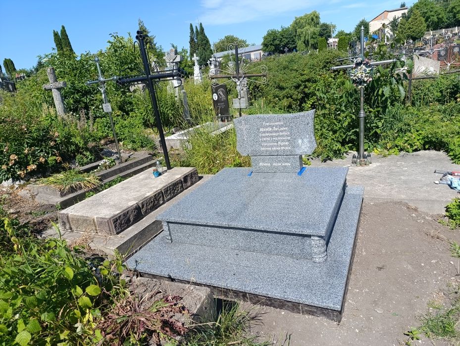 Гранітні лампадки та виготовлення пам'ятників