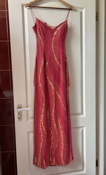 Вечірня сукня з бісеру