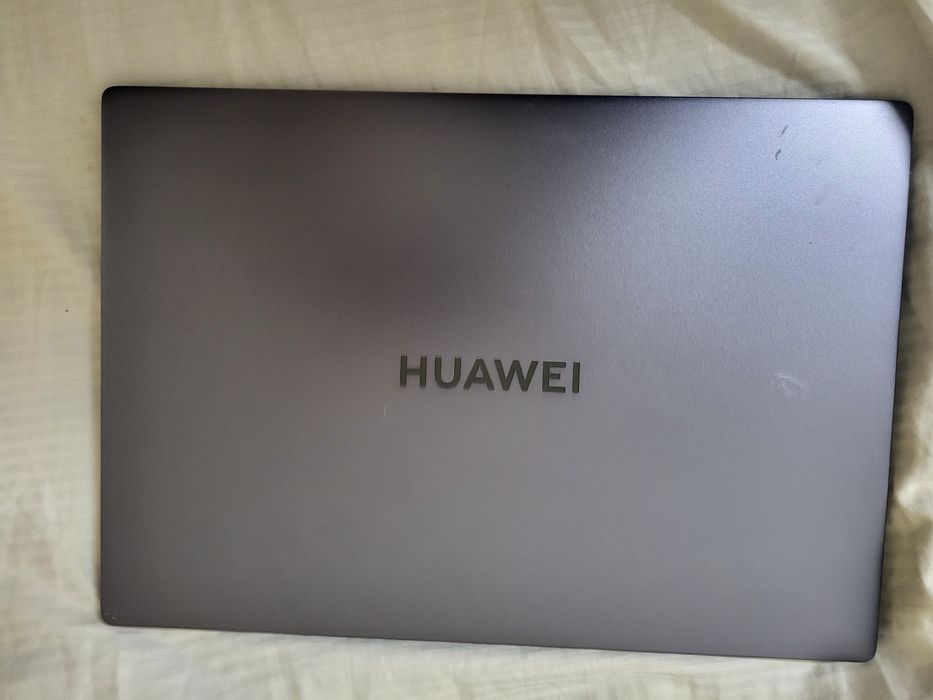 Laptop Huawei Matebook D16
