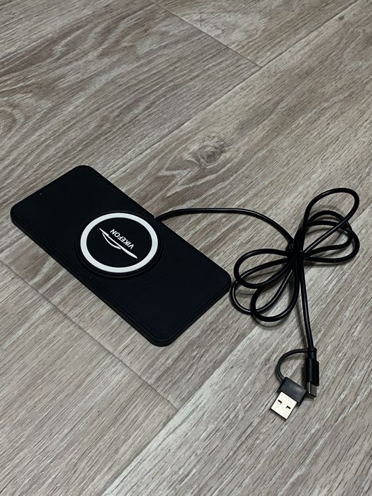 Силиконовый коврик с беспроводной зарядкой для телефона