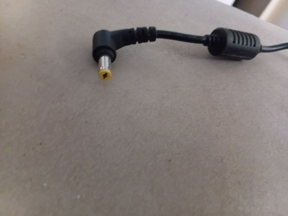 Блок живлення ноутбука 19V   3,42A