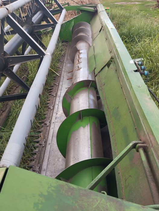 Комбайн свіжопригнаний John Deere 1075