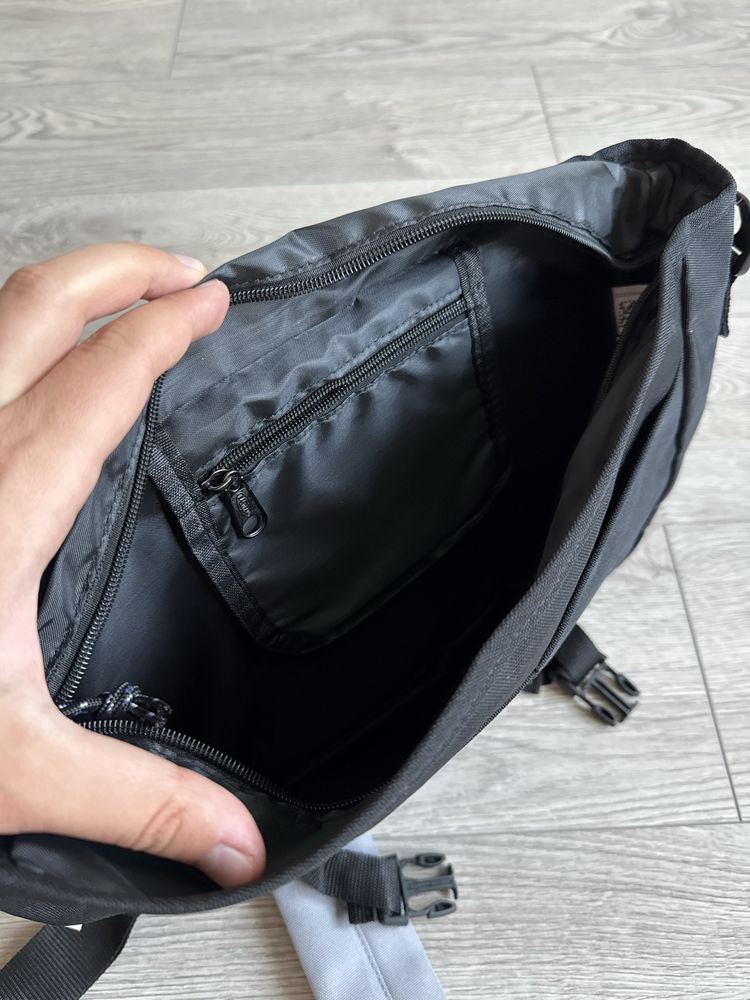 Сумка Eastpak Delegate 20L